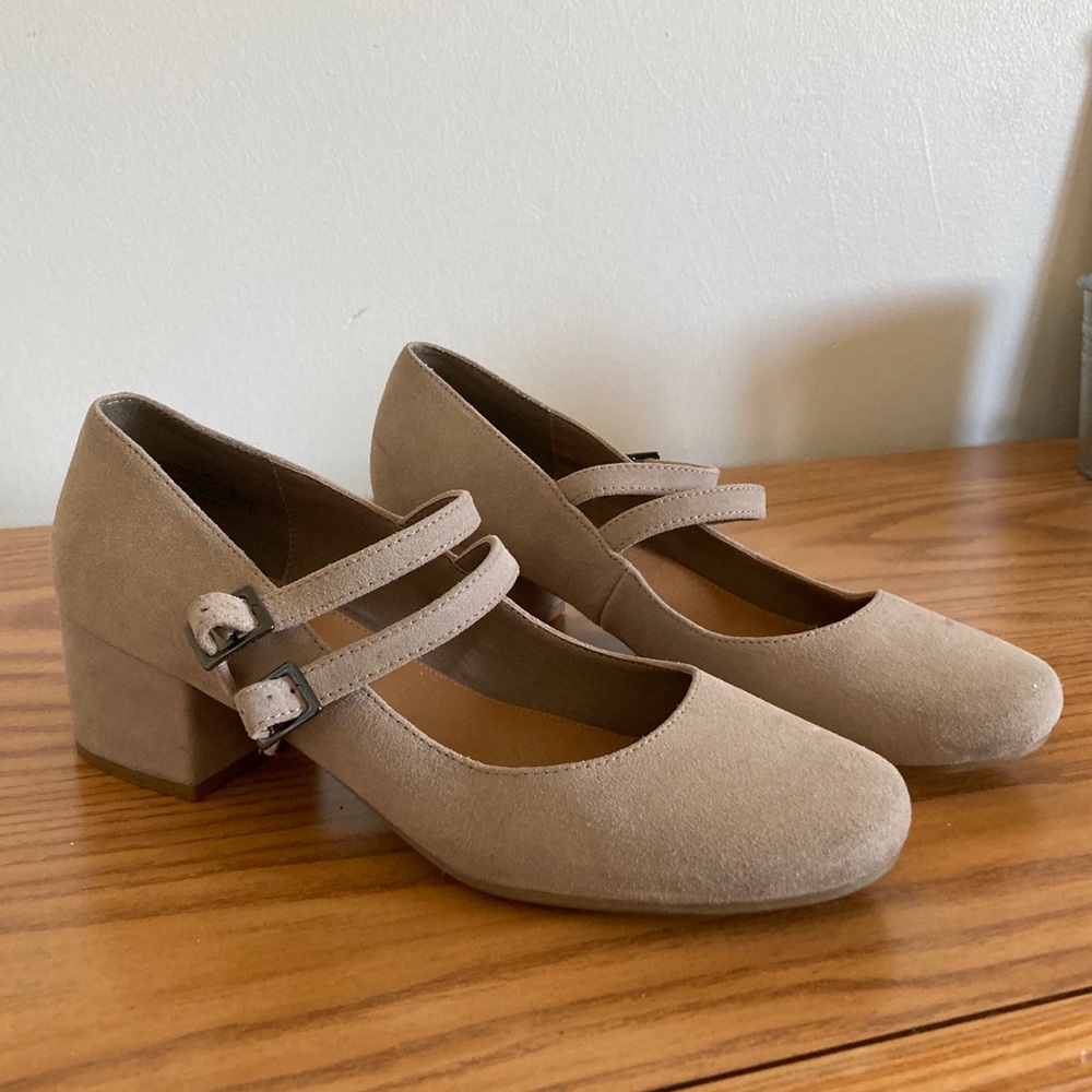 steve madden suede kitten heels